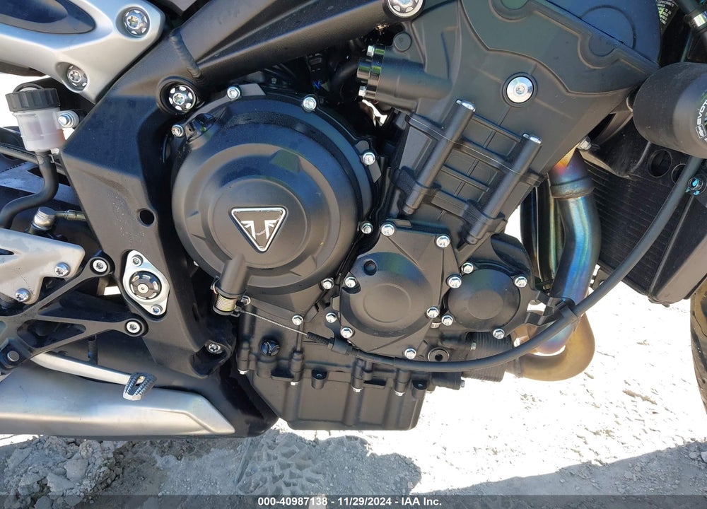 2024 TRIUMPH MOTORCYCLE STREET TRIPLE 765 R VIN: SMTA604S3RTBP1484