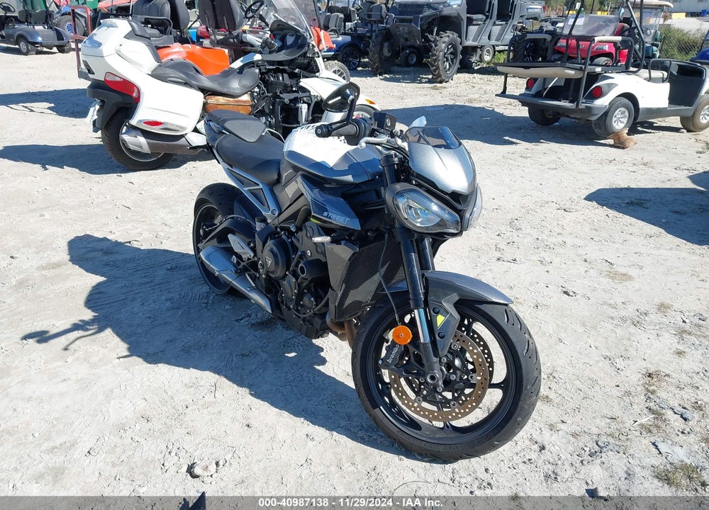 2024 TRIUMPH MOTORCYCLE STREET TRIPLE 765 R VIN: SMTA604S3RTBP1484