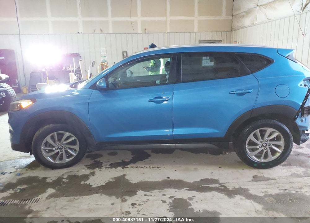 2016 HYUNDAI TUCSON SE VIN: KM8J33A43GU075918