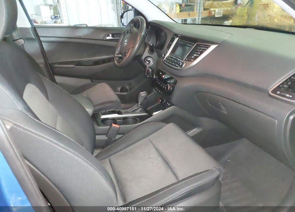 2016 HYUNDAI TUCSON SE VIN: KM8J33A43GU075918