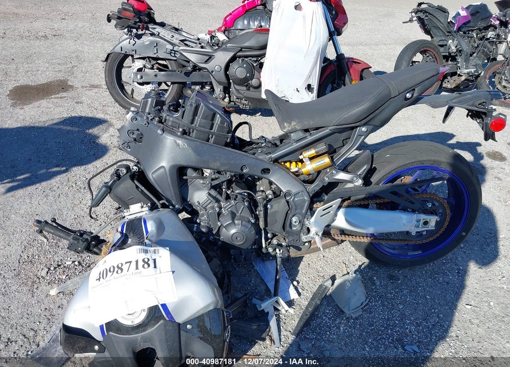 2023 YAMAHA MT09 D VIN: JYARN72E1PA001944