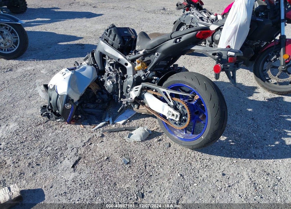 2023 YAMAHA MT09 D VIN: JYARN72E1PA001944