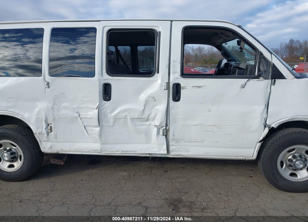 2018 CHEVROLET EXPRESS 3500 LT VIN: 1GAZGMFG4J1168551