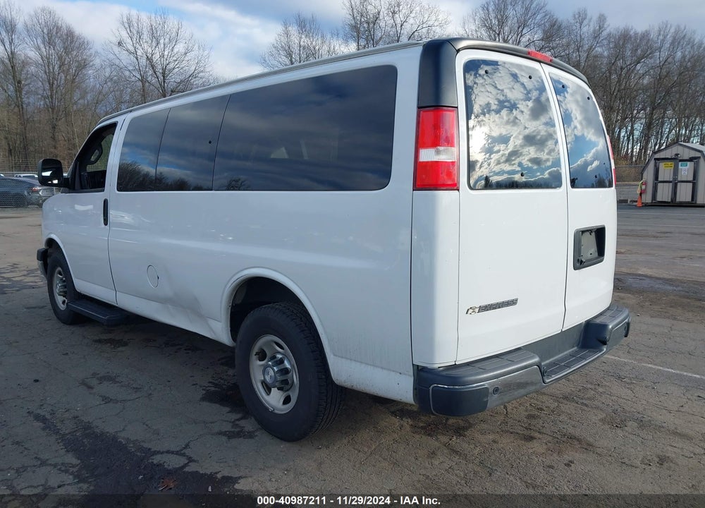 2018 CHEVROLET EXPRESS 3500 LT VIN: 1GAZGMFG4J1168551