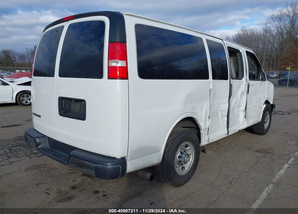 2018 CHEVROLET EXPRESS 3500 LT VIN: 1GAZGMFG4J1168551