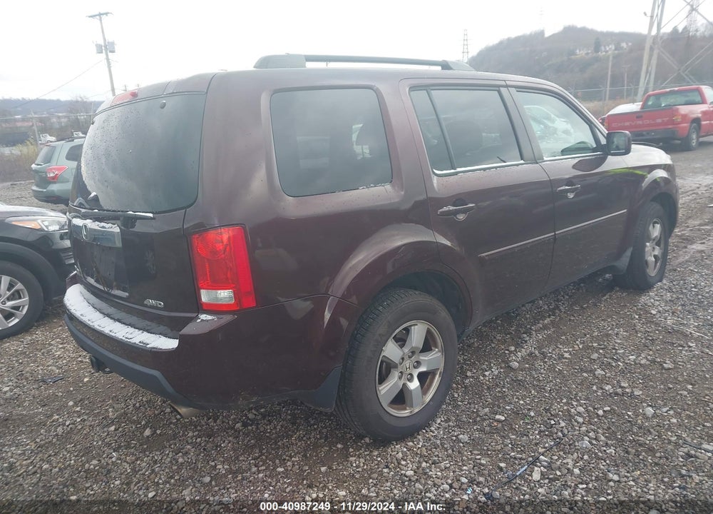 2011 HONDA PILOT EX VIN: 5FNYF4H4XBB005517
