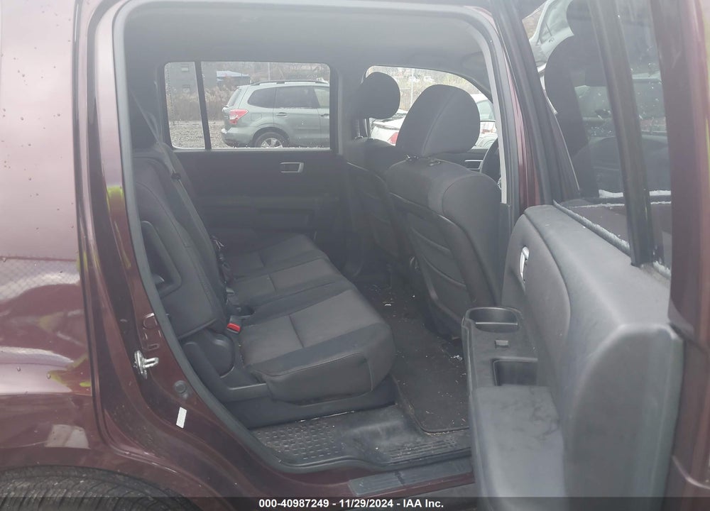 2011 HONDA PILOT EX VIN: 5FNYF4H4XBB005517