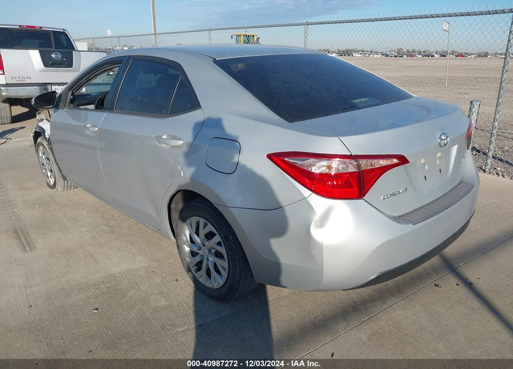 2018 TOYOTA COROLLA LE VIN: 5YFBURHEXJP784969