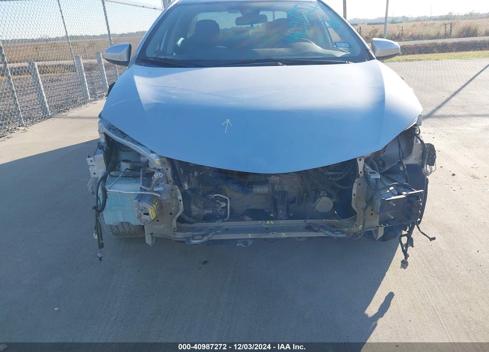 2018 TOYOTA COROLLA LE VIN: 5YFBURHEXJP784969
