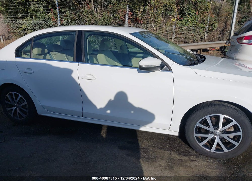 2017 VOLKSWAGEN JETTA 1.4T SE VIN: 3VWDB7AJ1HM282960