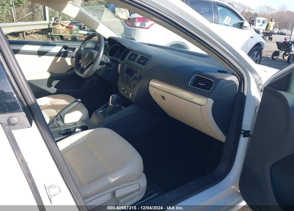 2017 VOLKSWAGEN JETTA 1.4T SE VIN: 3VWDB7AJ1HM282960