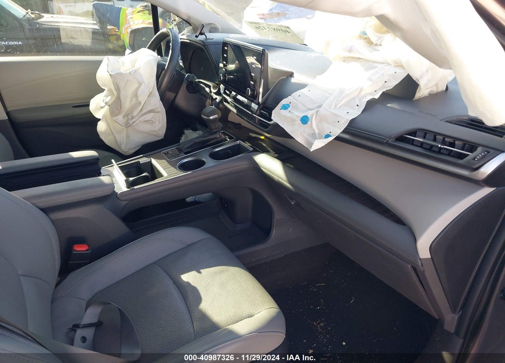 2022 TOYOTA SIENNA LIMITED VIN: 5TDZRKEC0NS092324