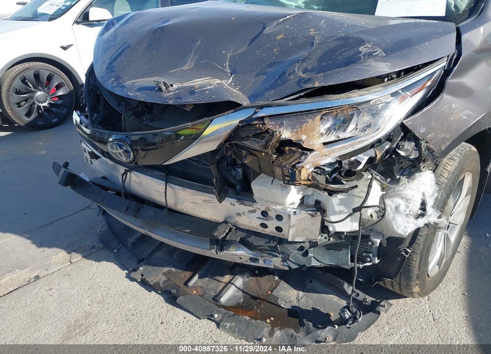 2022 TOYOTA SIENNA LIMITED VIN: 5TDZRKEC0NS092324