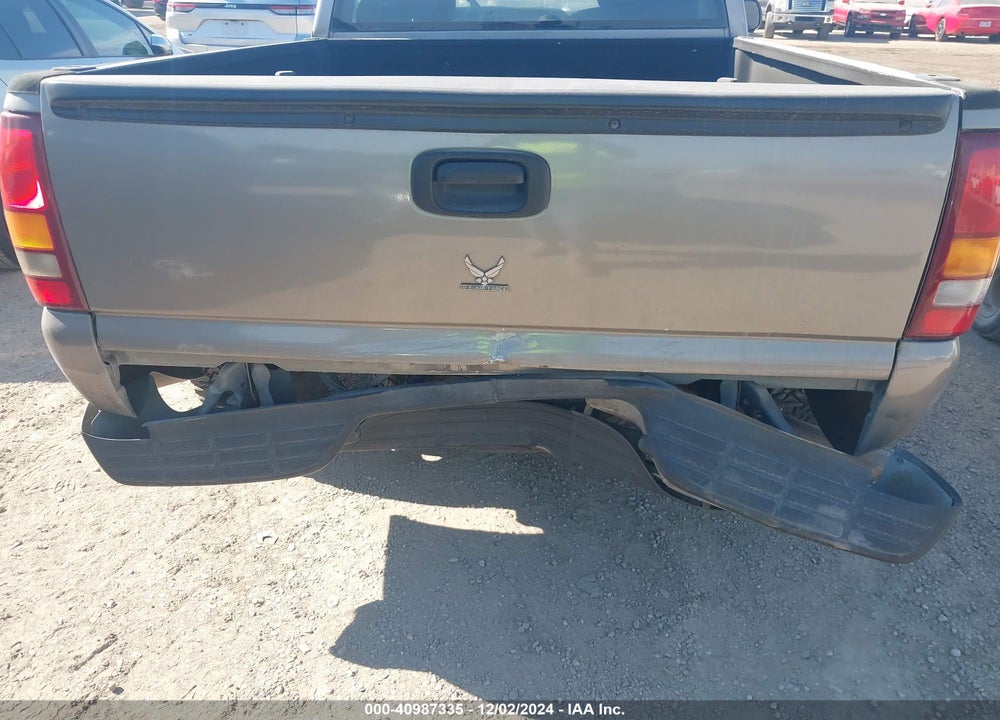 2001 CHEVROLET SILVERADO 1500 LS VIN: 1GCEC14V61Z207899