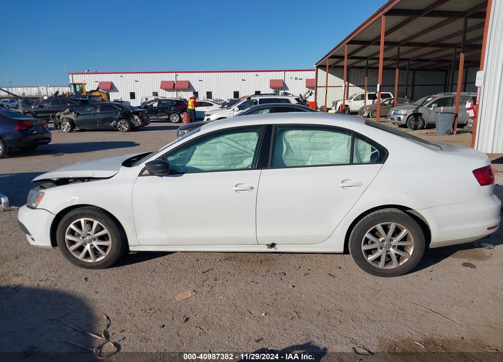 2015 VOLKSWAGEN JETTA 1.8T SE VIN: 3VWD17AJ9FM245381