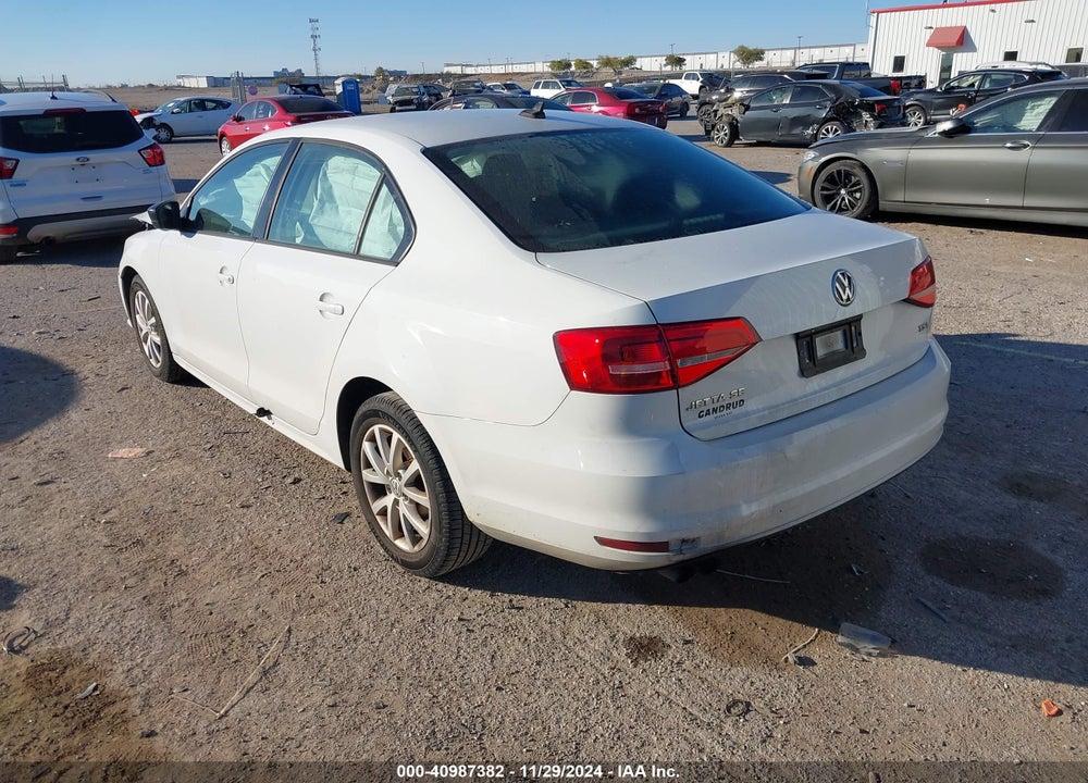 2015 VOLKSWAGEN JETTA 1.8T SE VIN: 3VWD17AJ9FM245381
