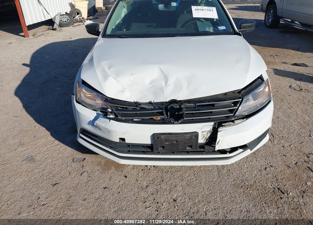2015 VOLKSWAGEN JETTA 1.8T SE VIN: 3VWD17AJ9FM245381