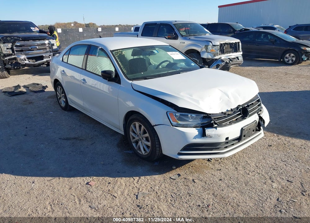 2015 VOLKSWAGEN JETTA 1.8T SE VIN: 3VWD17AJ9FM245381