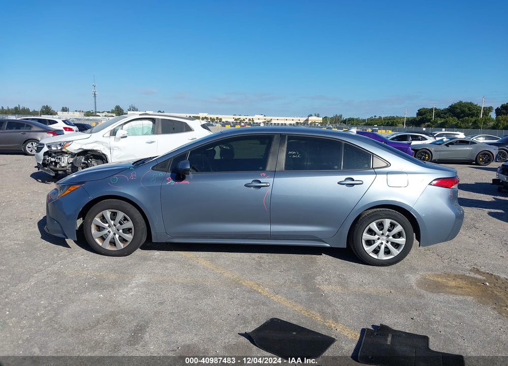 2020 TOYOTA COROLLA LE VIN: 5YFEPRAE9LP038093
