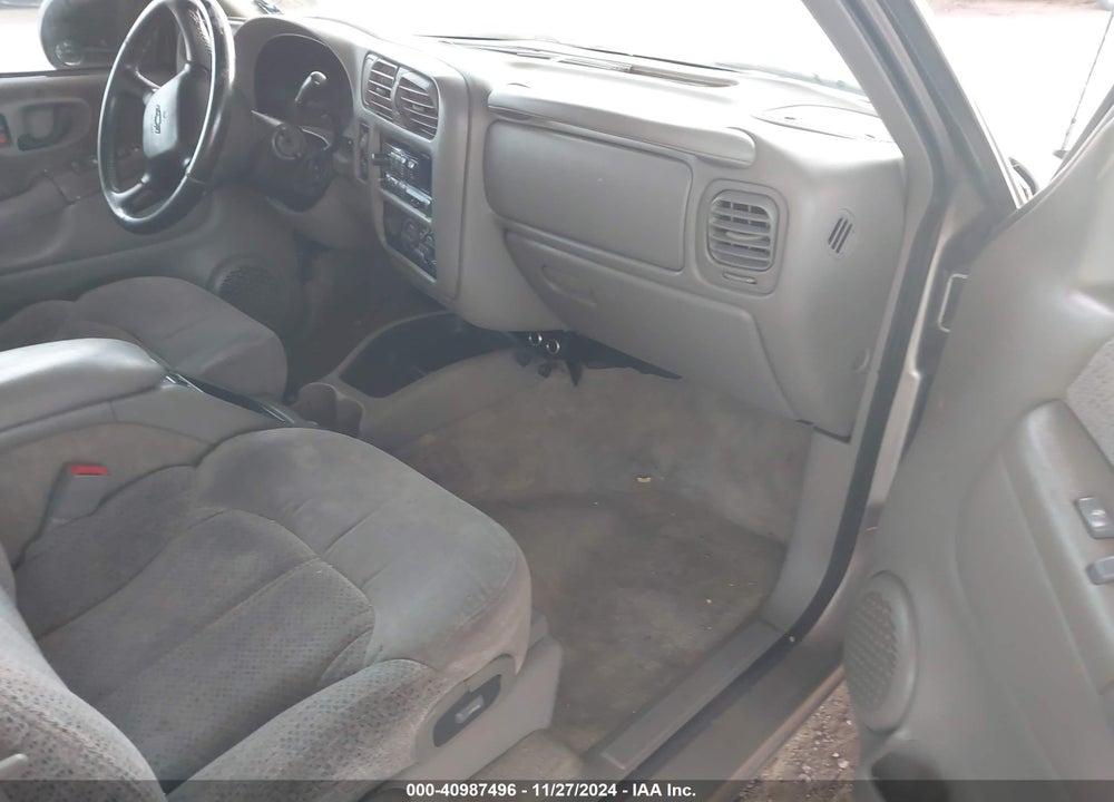2001 CHEVROLET BLAZER LT VIN: 1GNCS13WX12157755