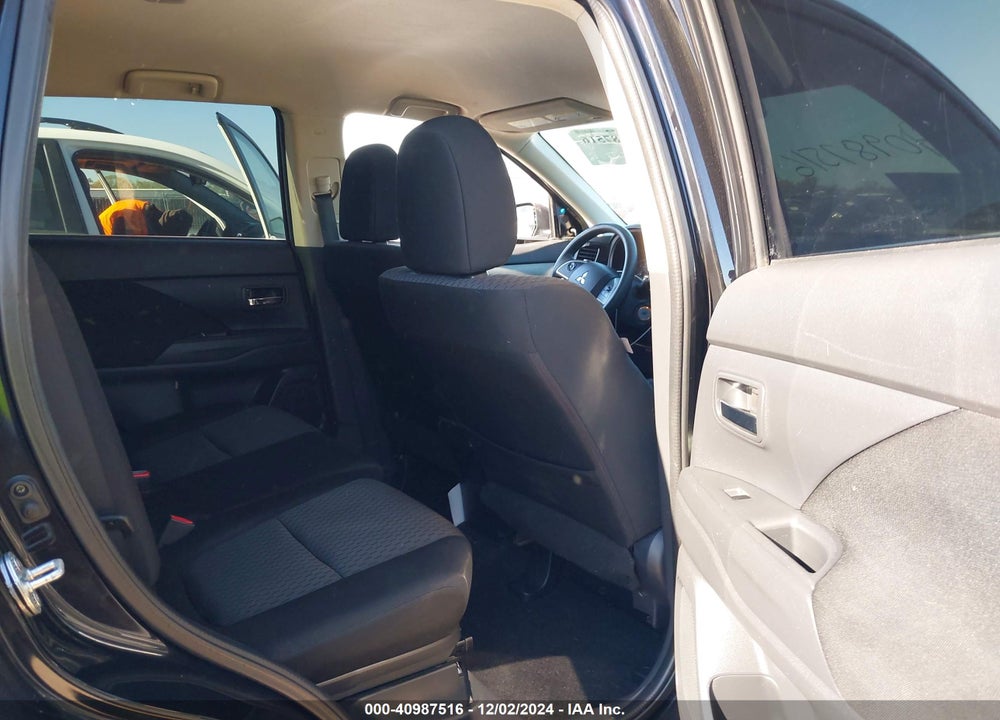 2014 MITSUBISHI OUTLANDER ES VIN: JA4AD2A35EZ017189