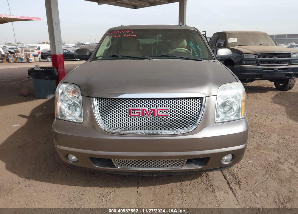 2013 GMC YUKON DENALI VIN: 1GKS1EEF6DR317917