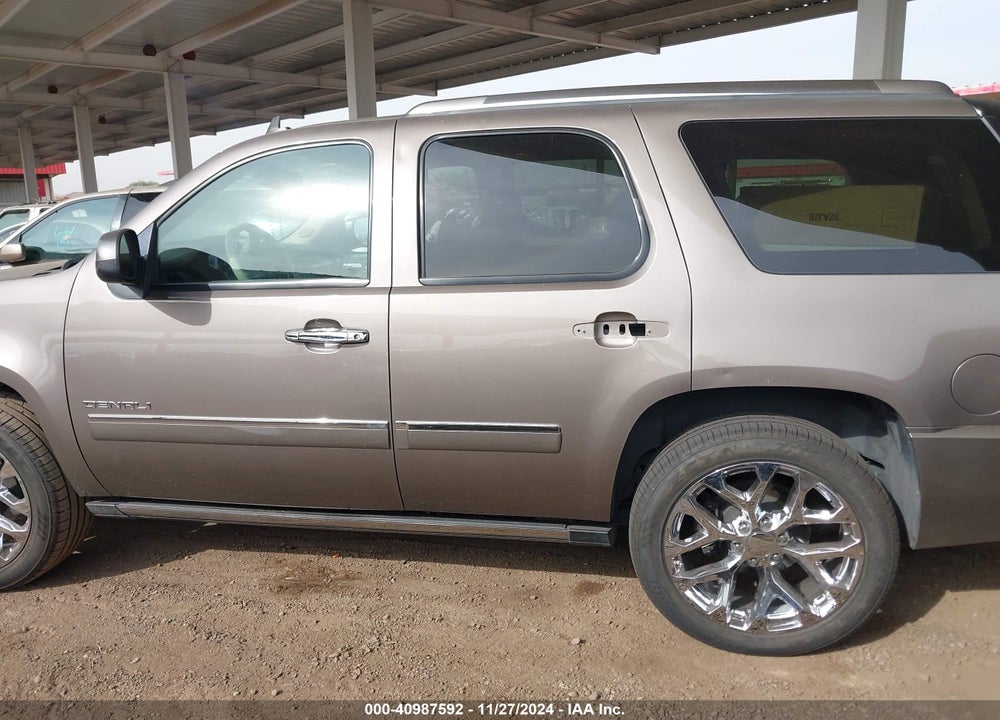 2013 GMC YUKON DENALI VIN: 1GKS1EEF6DR317917