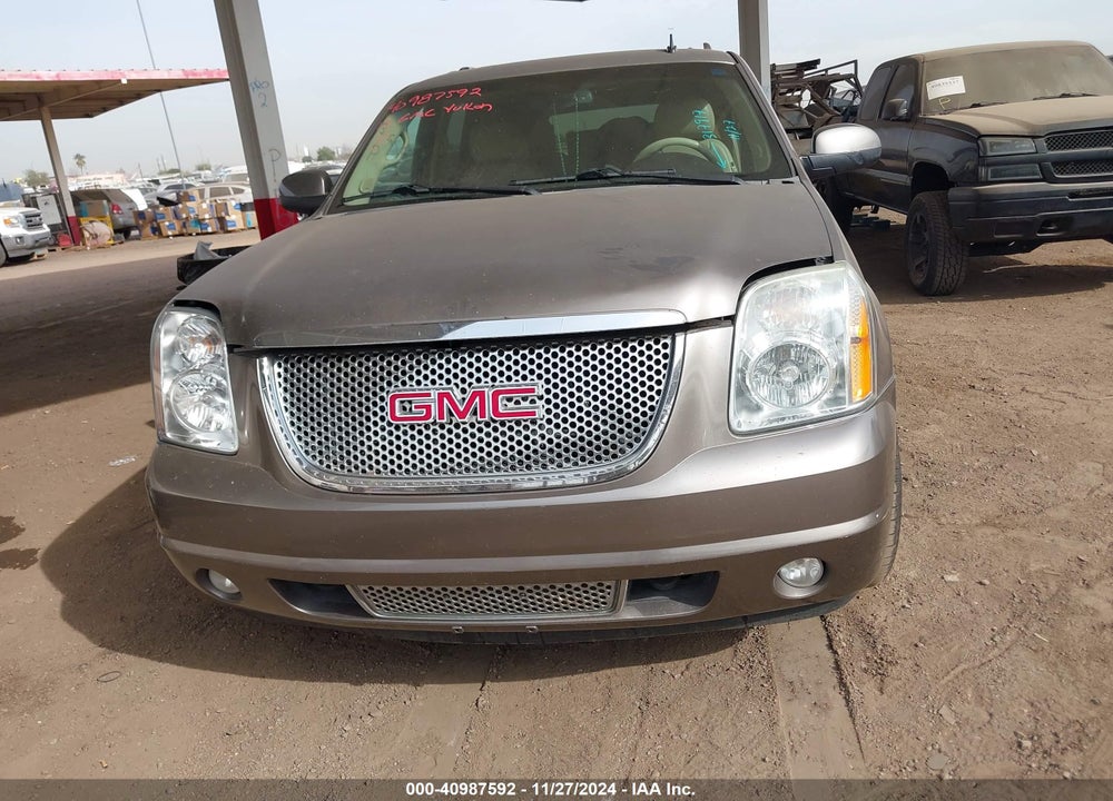 2013 GMC YUKON DENALI VIN: 1GKS1EEF6DR317917