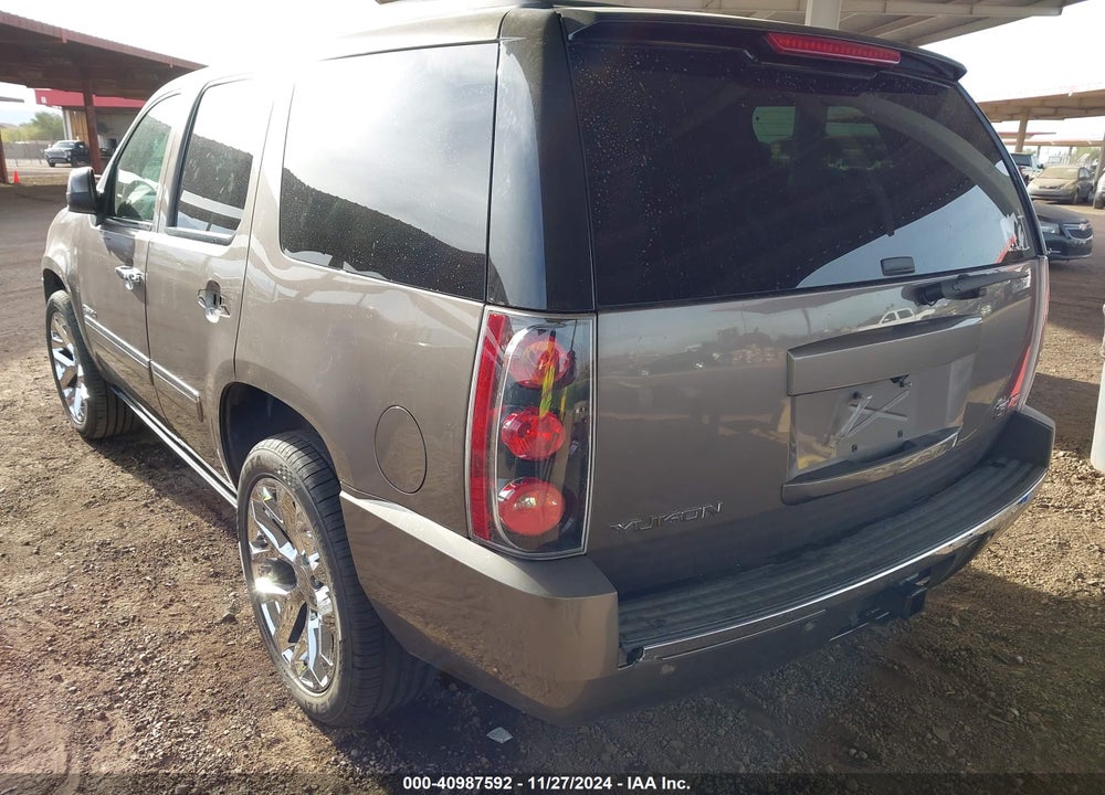 2013 GMC YUKON DENALI VIN: 1GKS1EEF6DR317917
