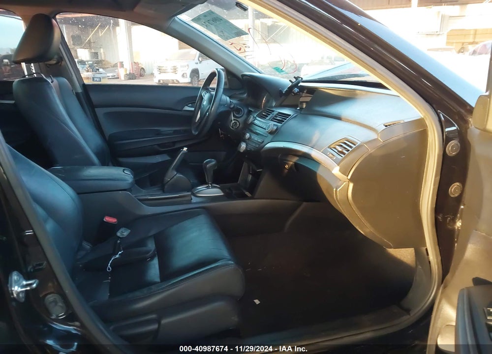 2011 HONDA ACCORD 2.4 SE VIN: 1HGCP2F64BA136498