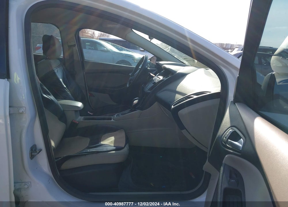 2016 FORD FOCUS SE VIN: 1FADP3K29GC212231