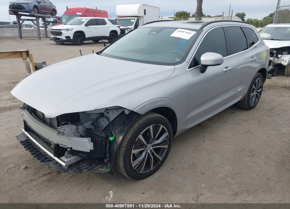 2022 VOLVO XC60 B5 MOMENTUM VIN: YV4L12RK1N1941336
