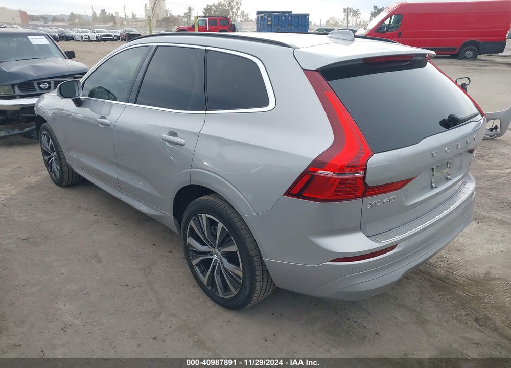 2022 VOLVO XC60 B5 MOMENTUM VIN: YV4L12RK1N1941336