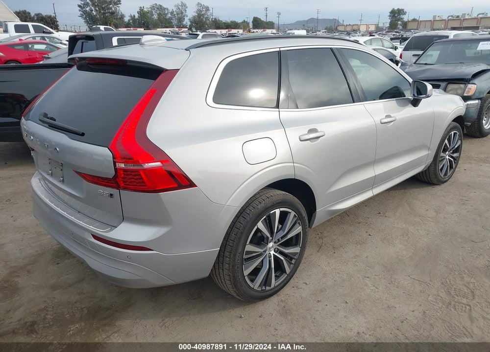 2022 VOLVO XC60 B5 MOMENTUM VIN: YV4L12RK1N1941336