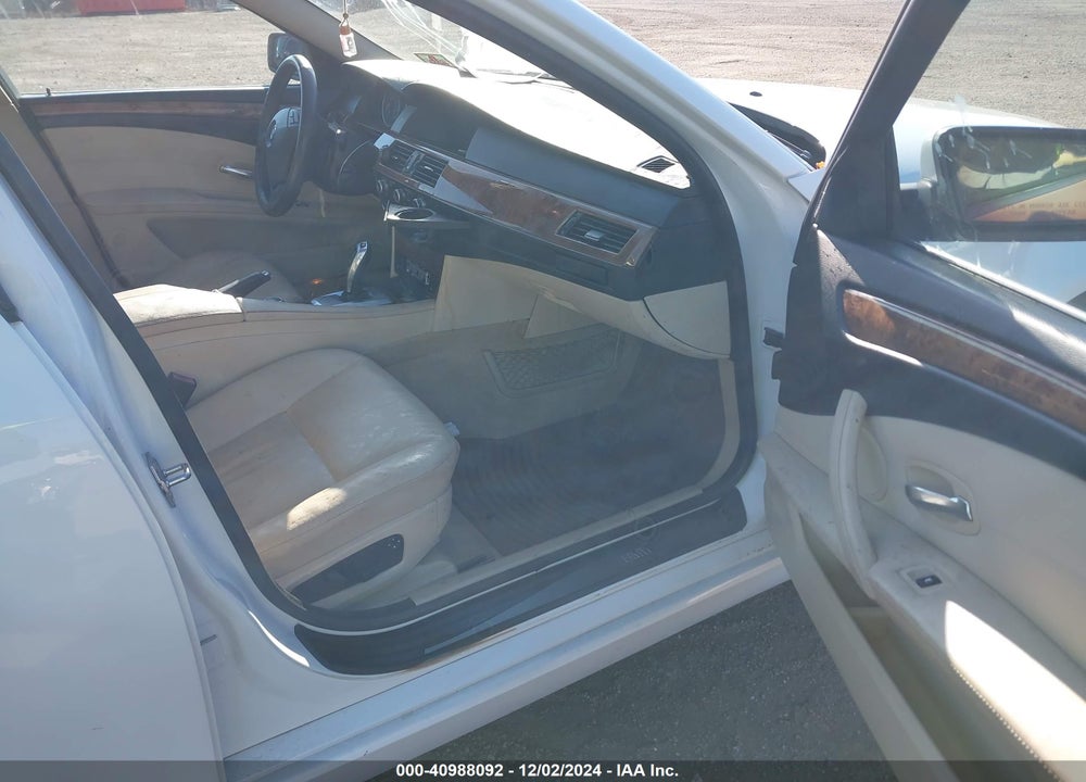 2010 BMW 528 XI VIN: WBANV1C59AC158645