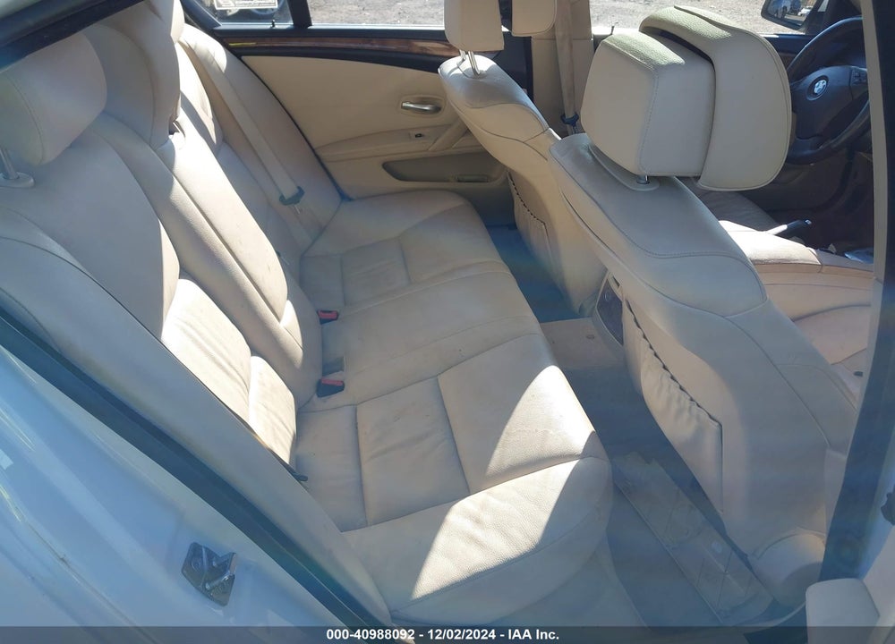 2010 BMW 528 XI VIN: WBANV1C59AC158645