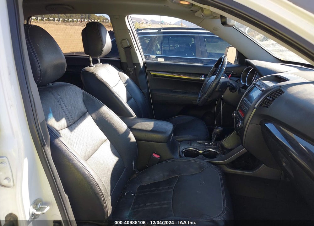 2012 KIA SORENTO SX V6 VIN: 5XYKWDA27CG304651