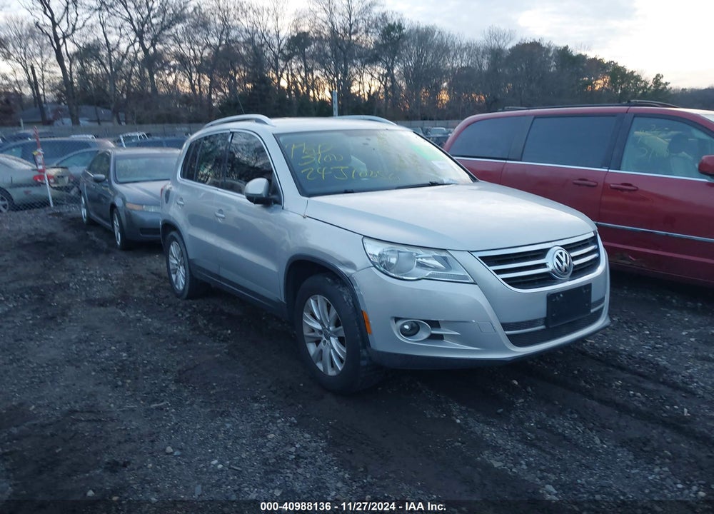 2010 VOLKSWAGEN TIGUAN SE VIN: WVGBV7AX6AW509664
