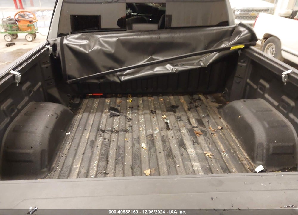 2024 CHEVROLET SILVERADO 1500 VIN: 1GCUDEE87RZ303187