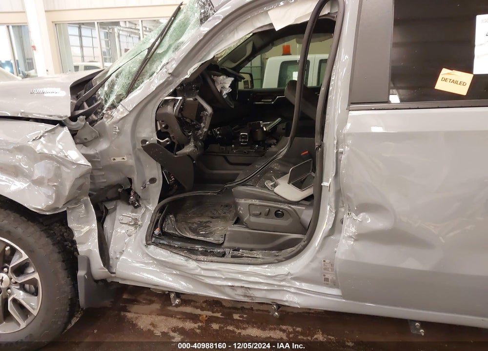 2024 CHEVROLET SILVERADO 1500 VIN: 1GCUDEE87RZ303187