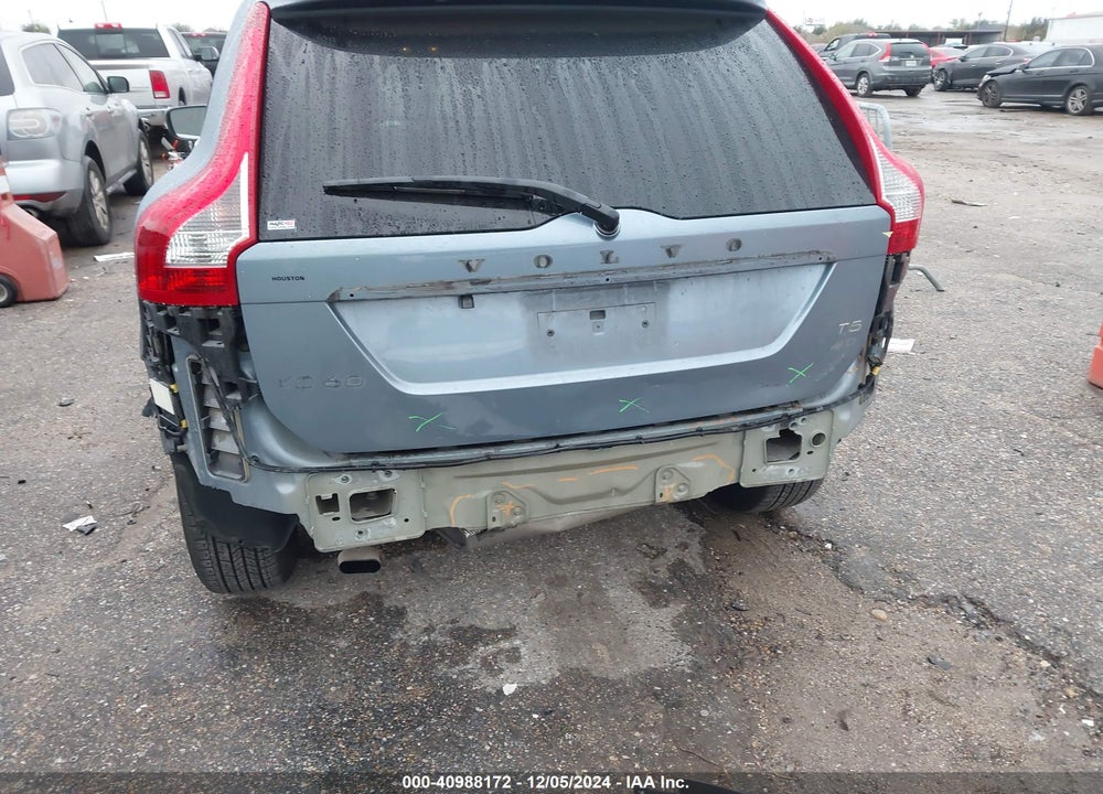 2017 VOLVO XC60 VIN: YV440MRU7H2158329