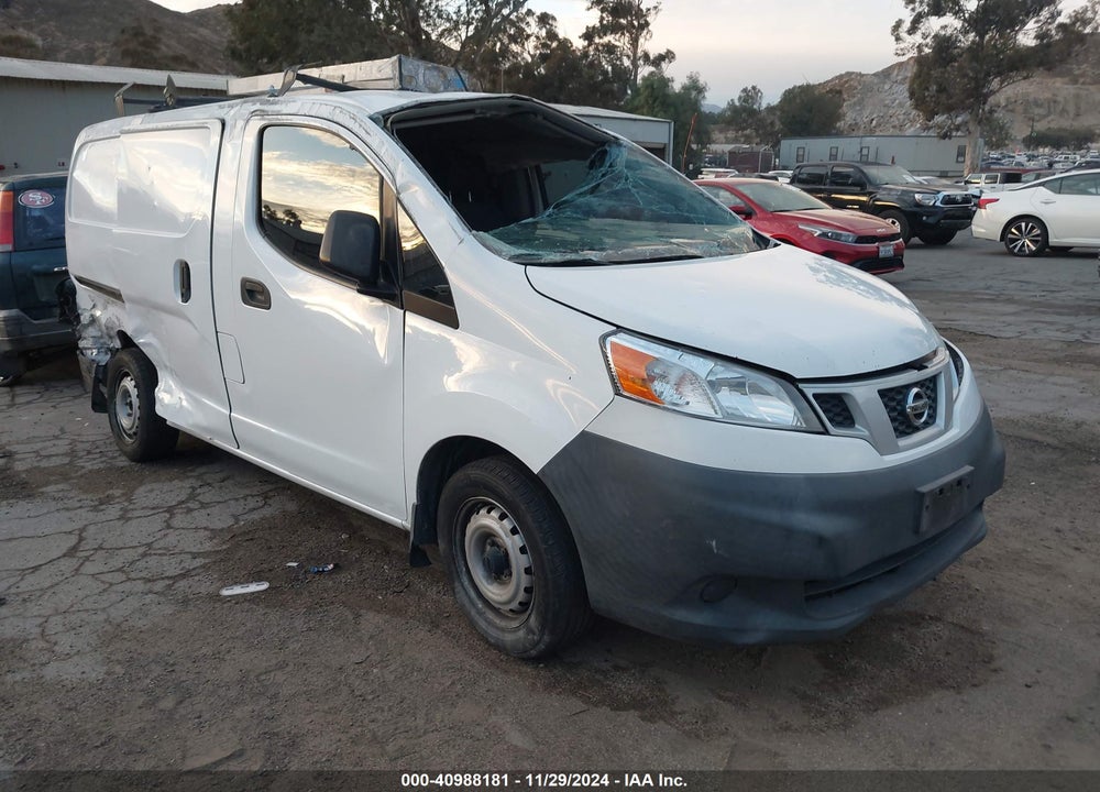 2015 NISSAN NV200 SV VIN: 3N6CM0KN8FK717237