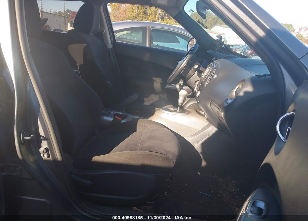 2011 NISSAN JUKE SV VIN: JN8AF5MV9BT015687