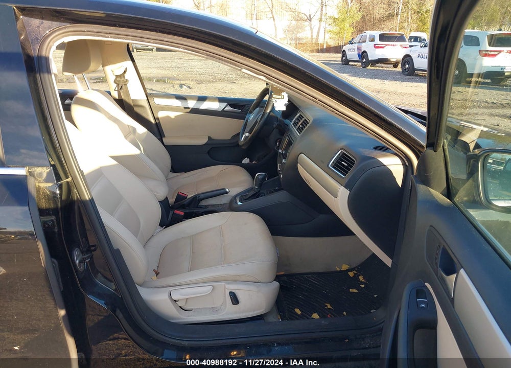 2013 VOLKSWAGEN JETTA 2.5L SE VIN: 3VWDP7AJ8DM430260
