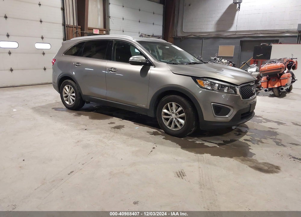 2018 KIA SORENTO 3.3L LX VIN: 5XYPGDA58JG373424