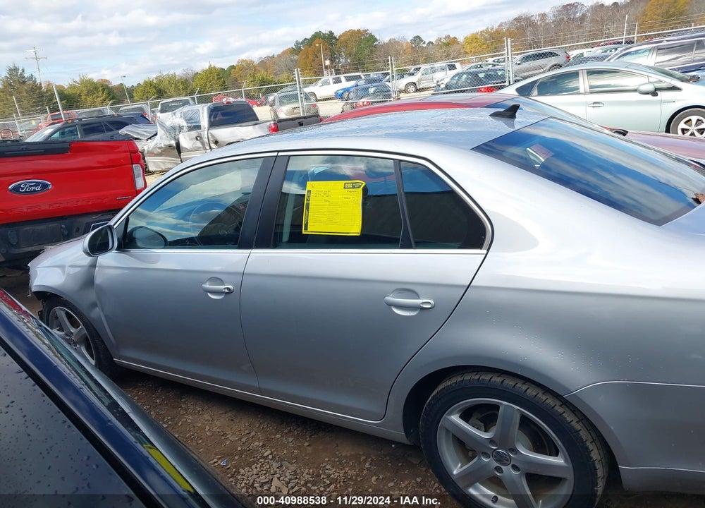 2010 VOLKSWAGEN JETTA TDI VIN: 3VWRL7AJ3AM121258