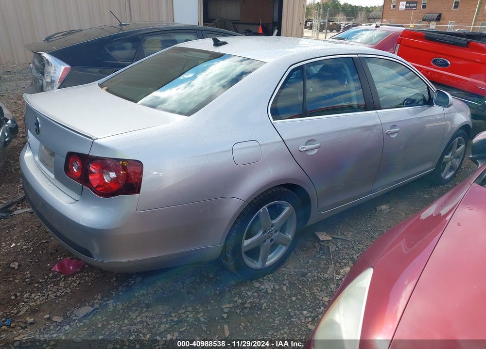 2010 VOLKSWAGEN JETTA TDI VIN: 3VWRL7AJ3AM121258