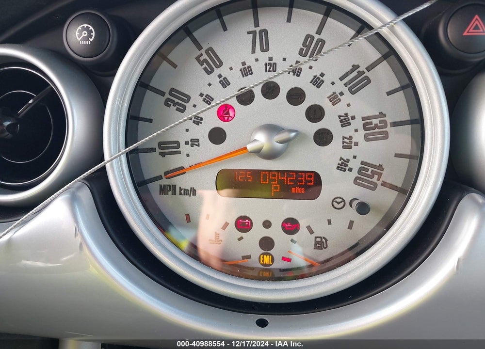 2006 MINI COOPER S VIN: WMWRE33536TJ40873