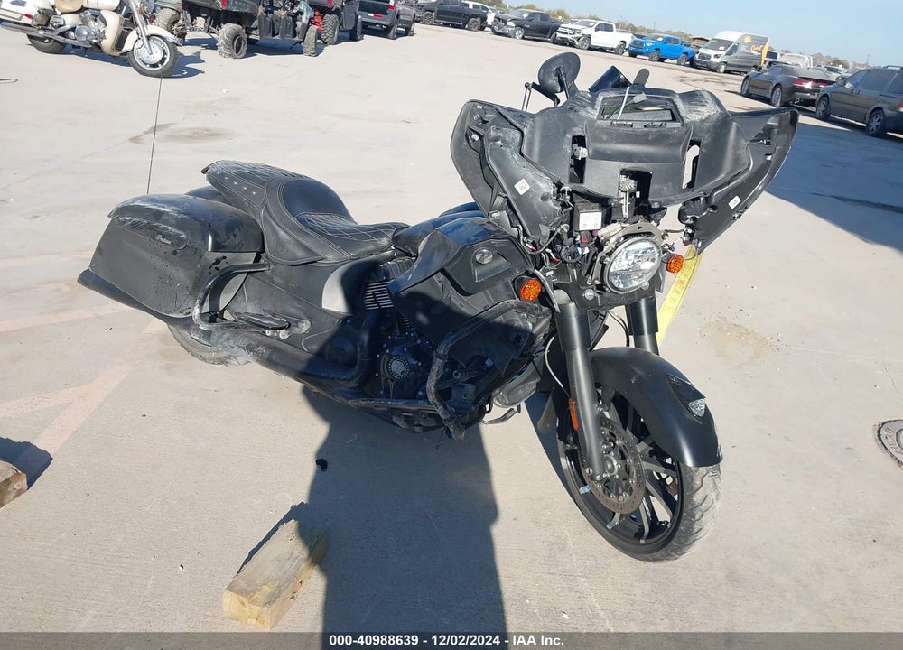 2020 INDIAN MOTORCYCLE CO. CHIEFTAIN DARK HORSE VIN: 56KTCDBB1L3383695