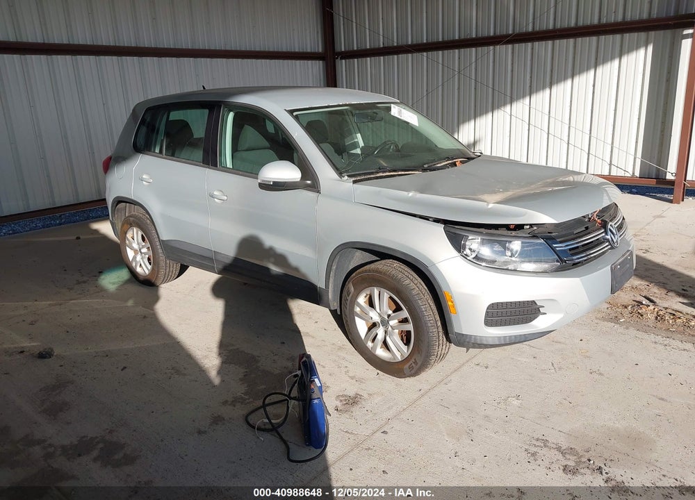 2013 VOLKSWAGEN TIGUAN S VIN: WVGBV7AX0DW533155